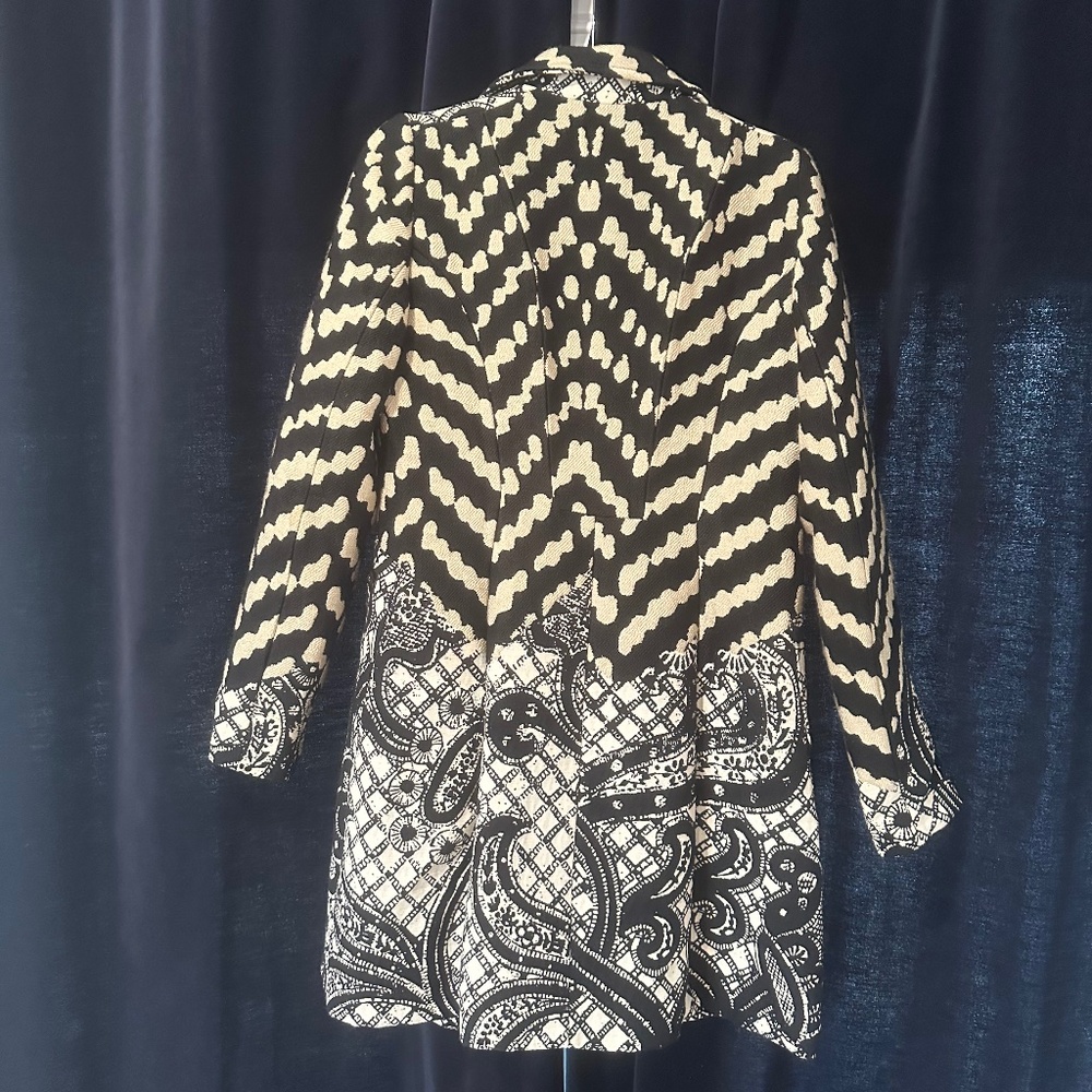 Beautiful  Christian Lacroix designed Desigual Coat | ABRIG KYTZIA Bold Graphic